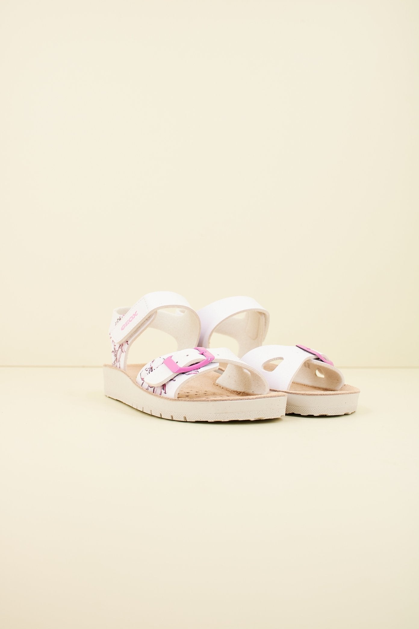 GEOX J SANDAL COSTAREI GI en color BLANCO (2)