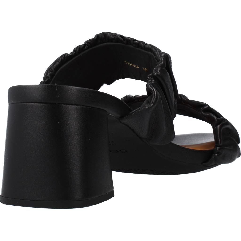 GEOX D GENZIANA MID A en color NEGRO (3)