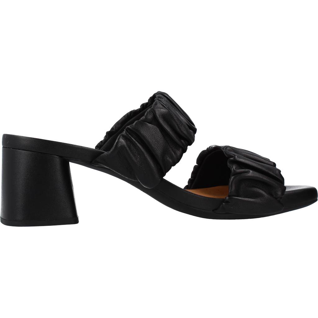 GEOX D GENZIANA MID A en color NEGRO (4)