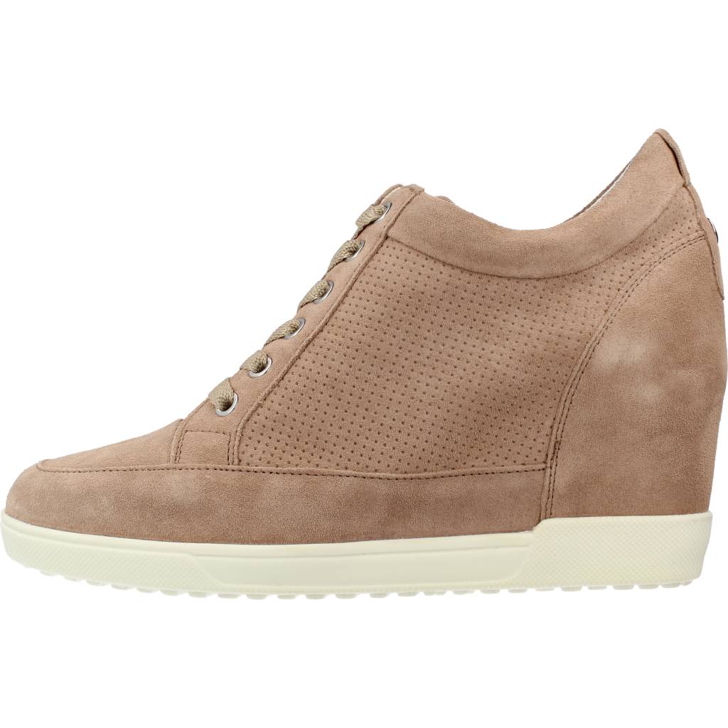 GEOX D CARUM C en color NUDE (2)