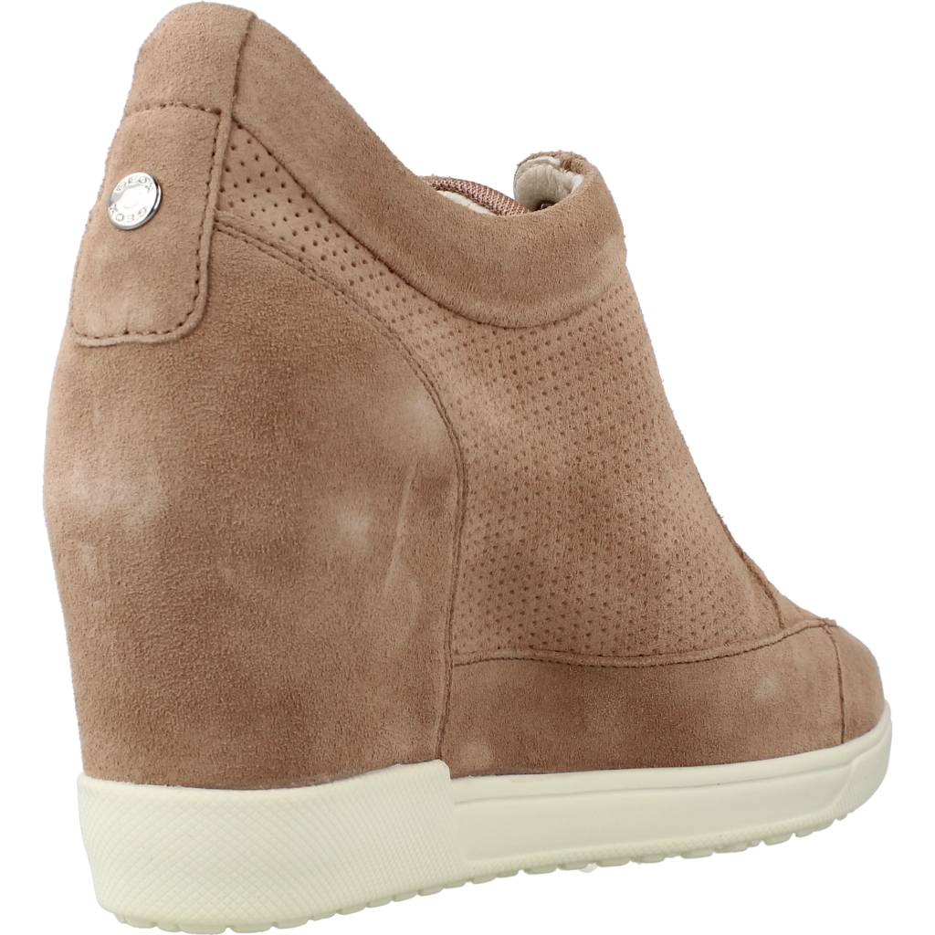 GEOX D CARUM C en color NUDE (3)
