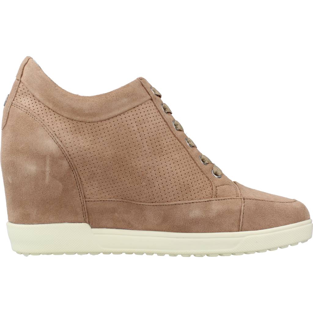 GEOX D CARUM C en color NUDE (4)