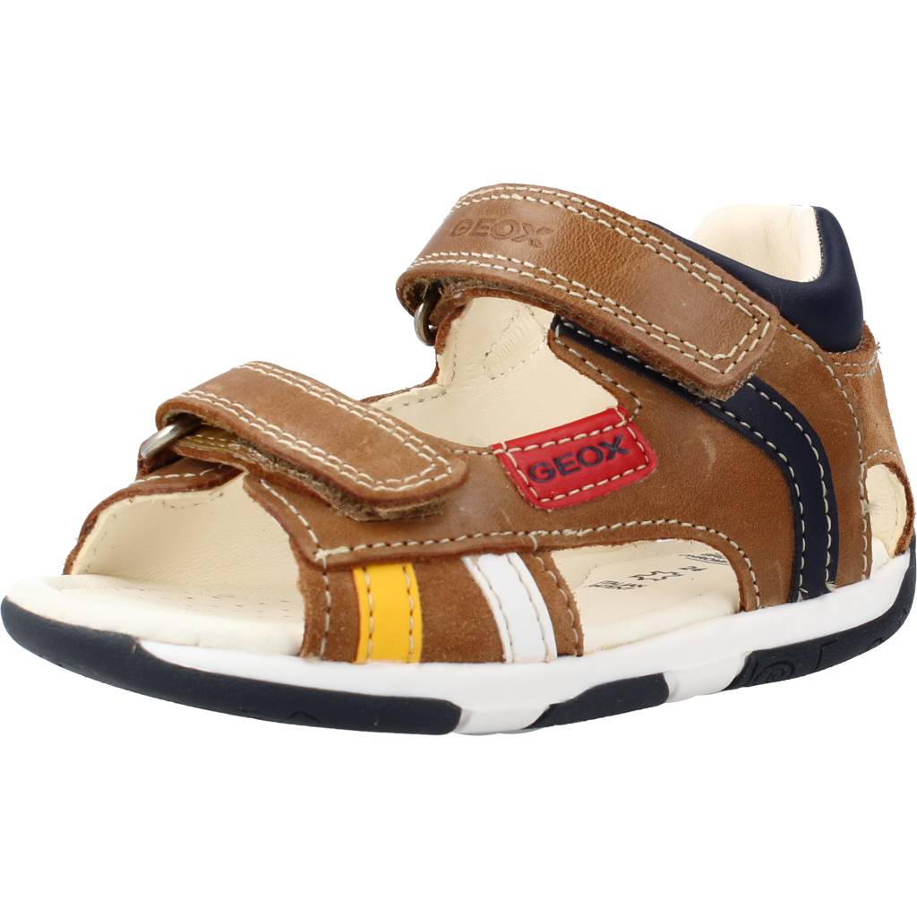 GEOX B SANDAL TAPUZ BOY A en color MARRON CLARO (1)