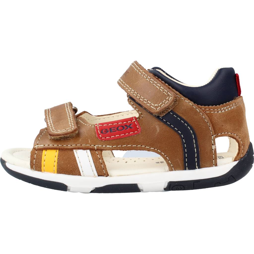 GEOX B SANDAL TAPUZ BOY A en color MARRON CLARO (2)