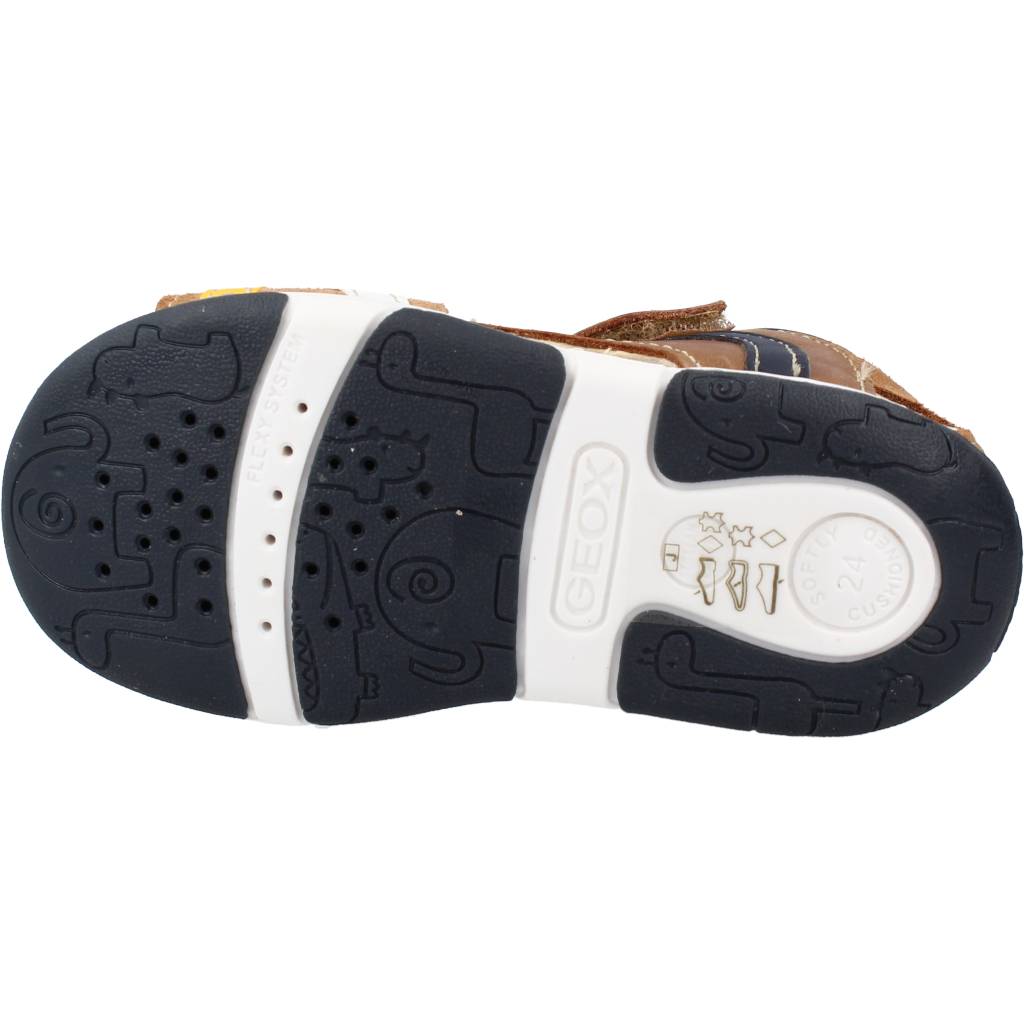 GEOX B SANDAL TAPUZ BOY A en color MARRON CLARO (6)