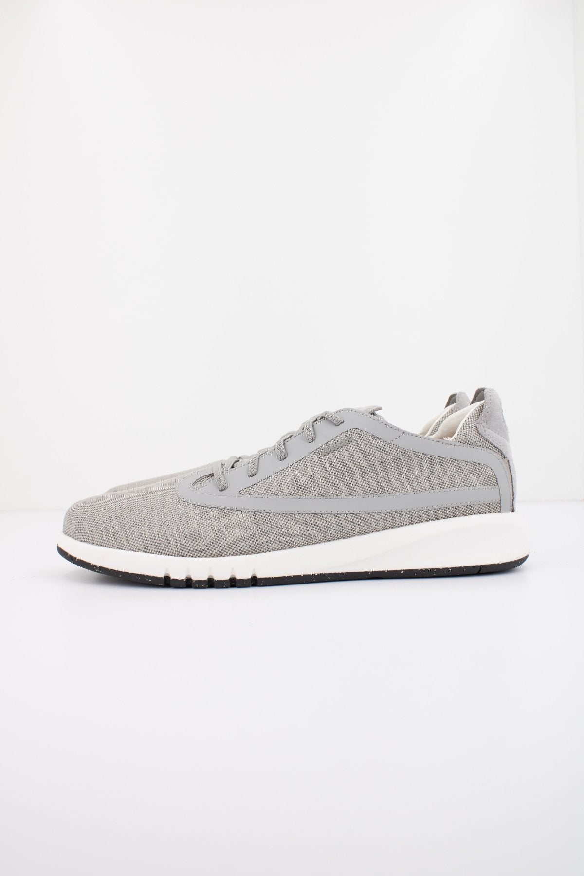 GEOX U AERANTIS en color GRIS (1)