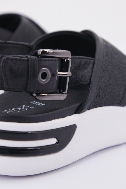 GEOX D OTTAYA SANDAL A en color NEGRO (3)