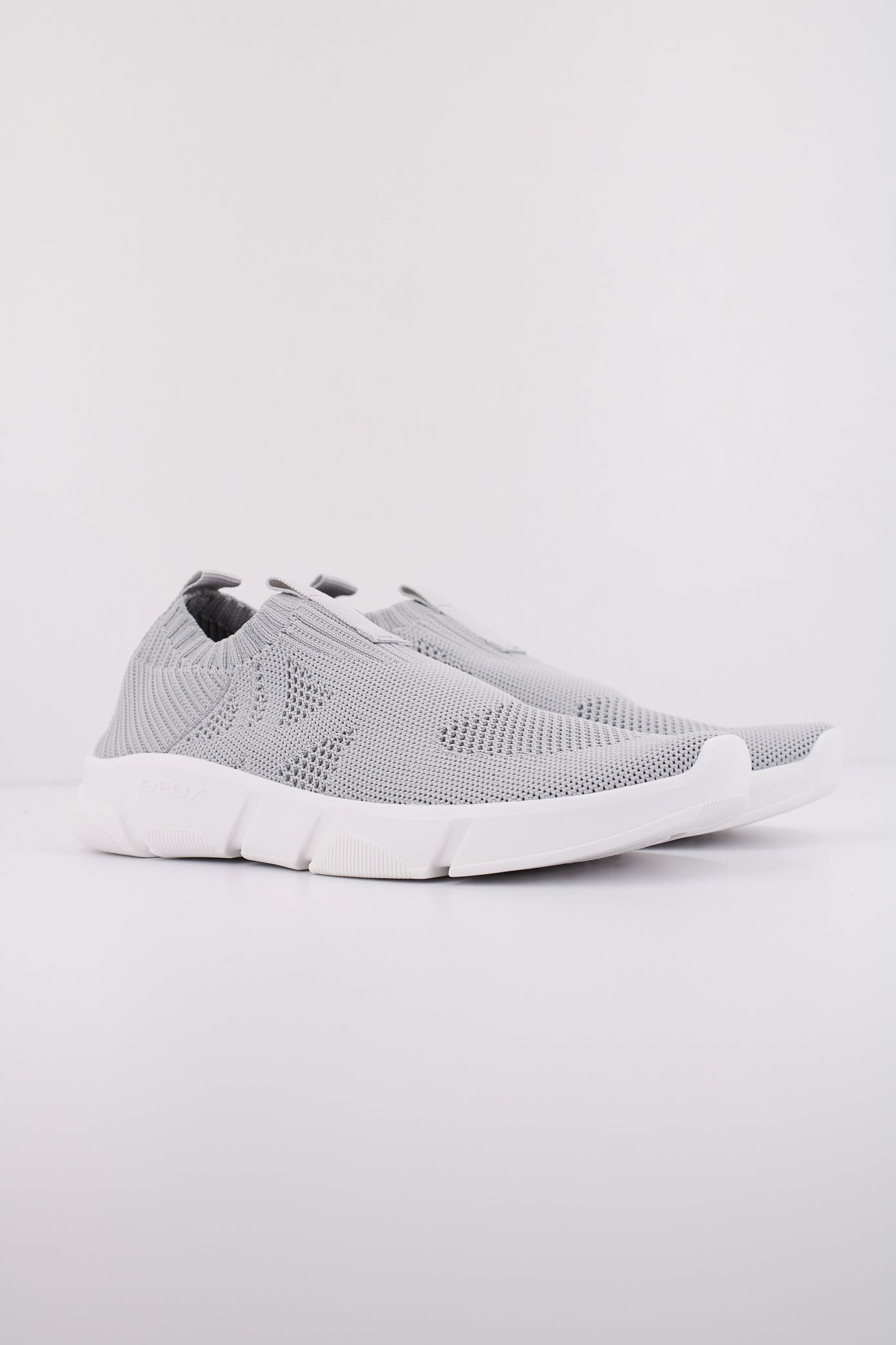 GEOX J ARIL BOY en color GRIS (2)