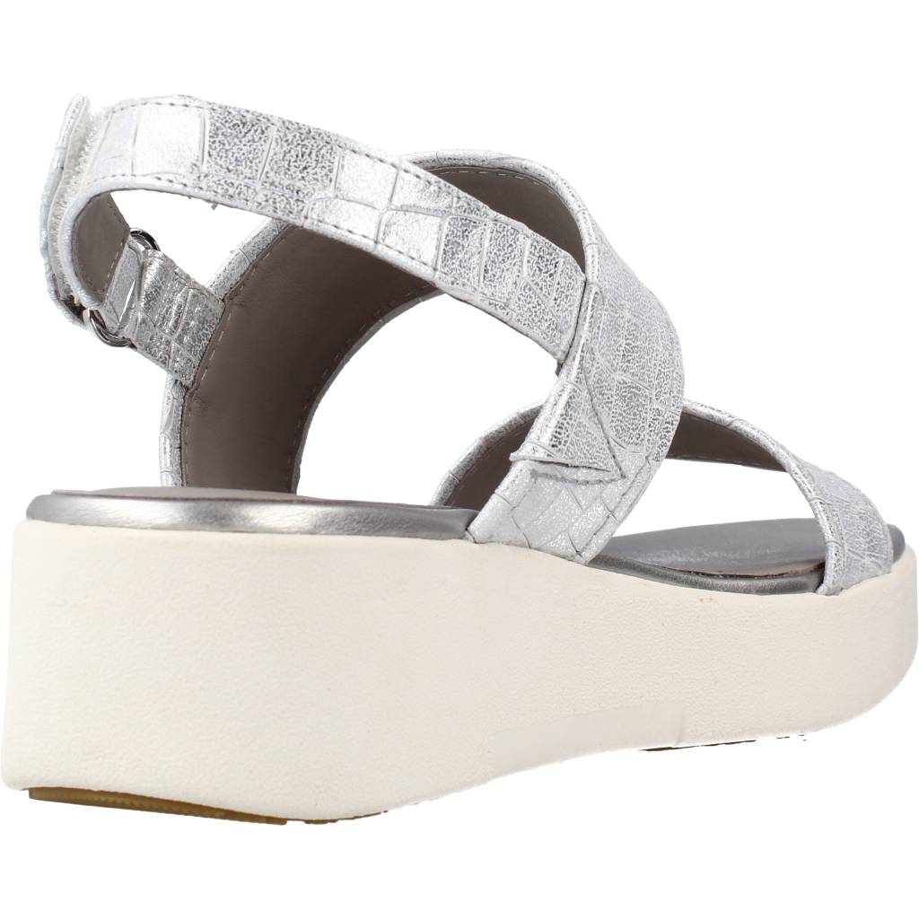 GEOX D LAUDARA C en color PLATA (3)