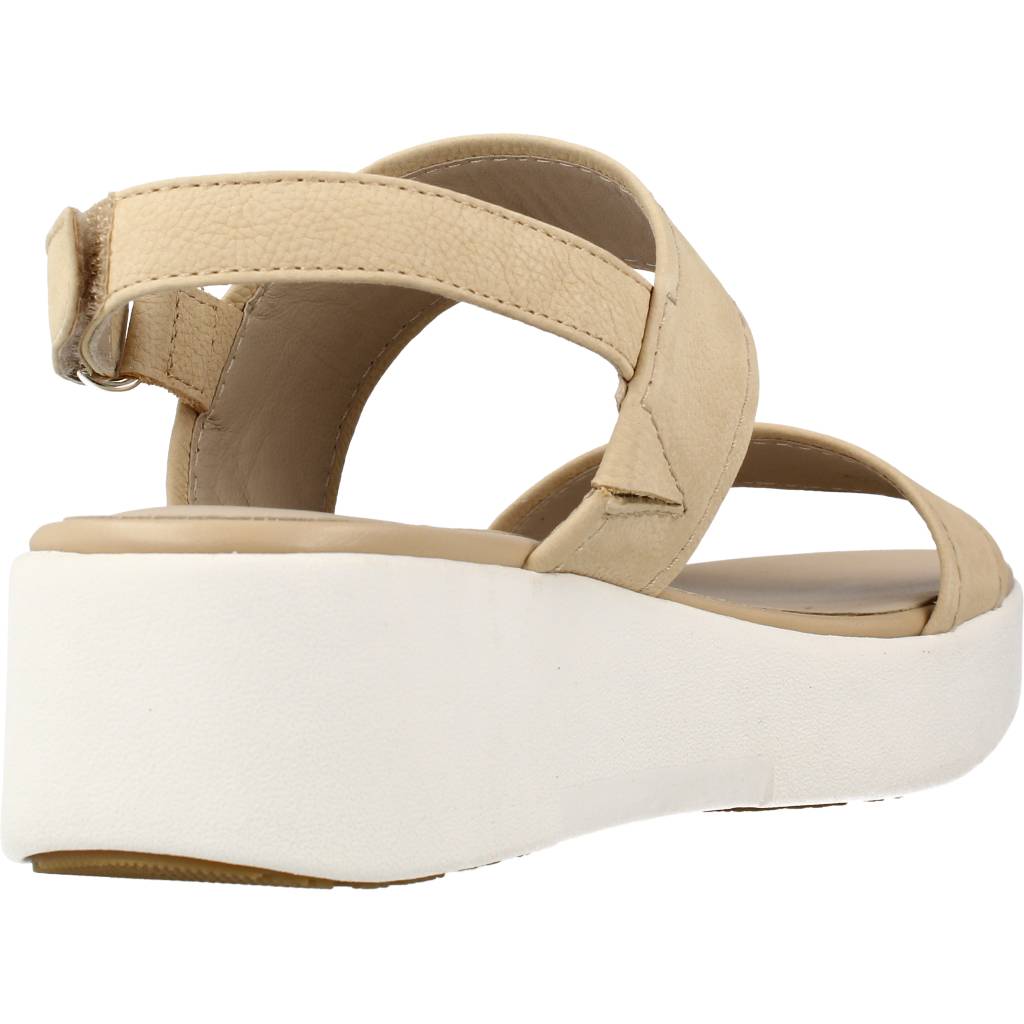 GEOX D LAUDARA C en color BEIS (3)