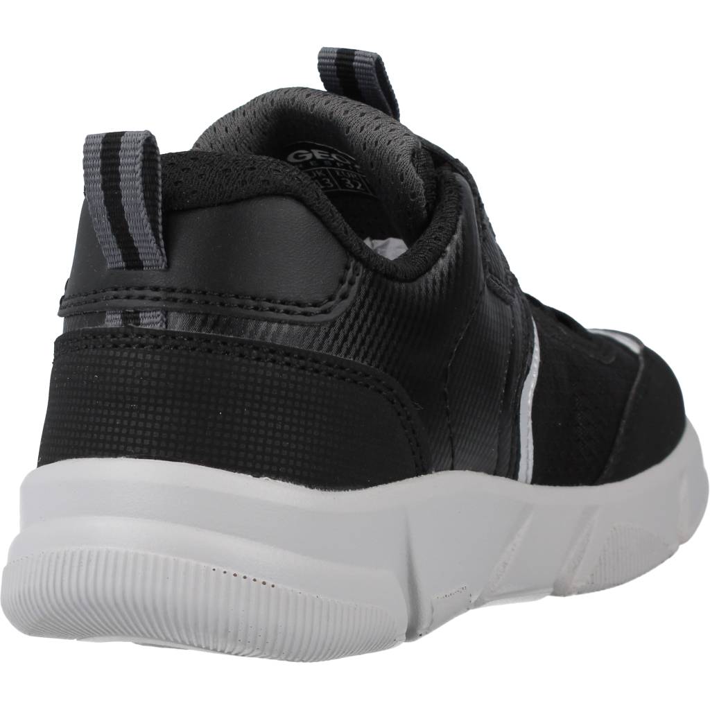 GEOX J ARIL BOY A en color NEGRO (3)