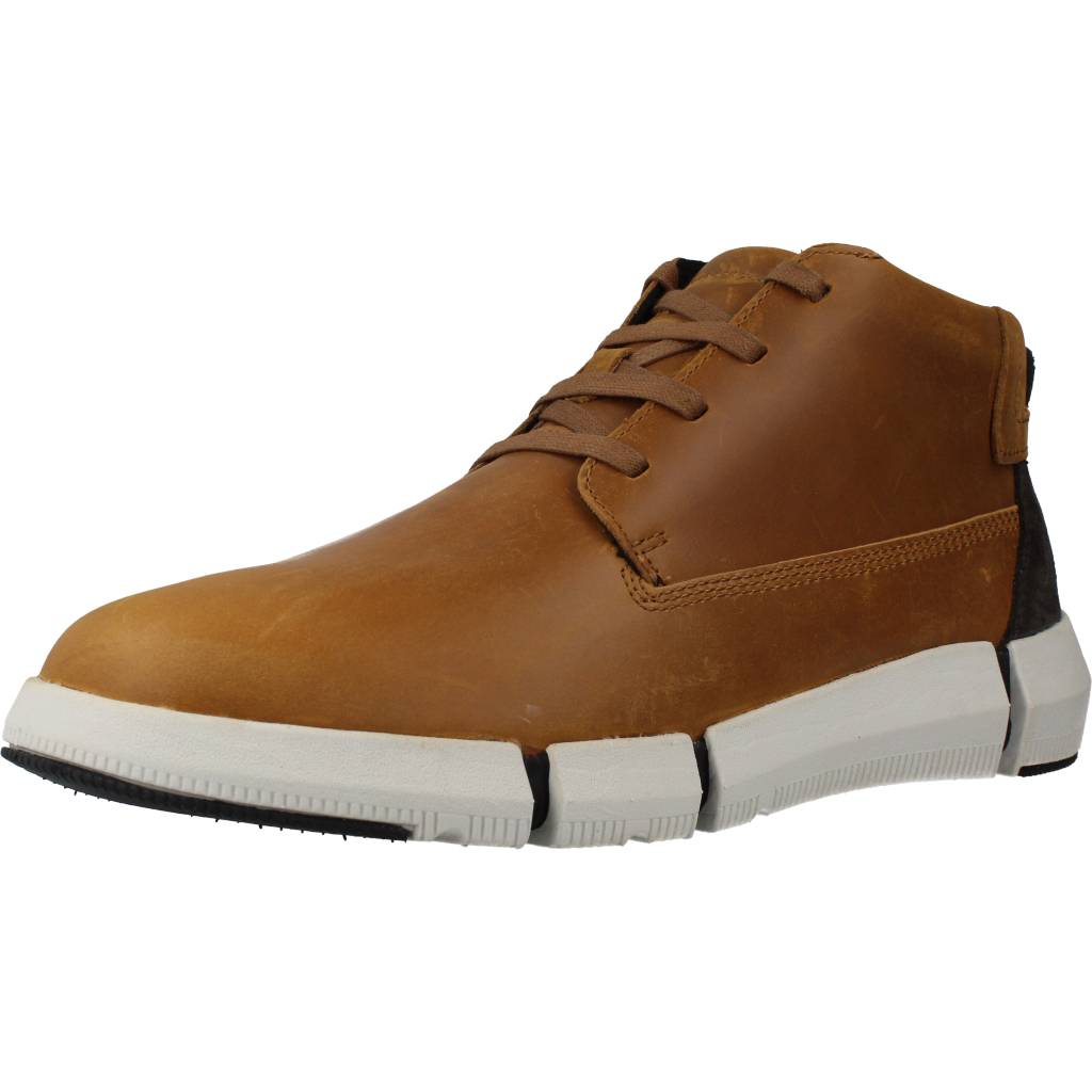 GEOX UFA CL U en color MARRON CLARO (1)