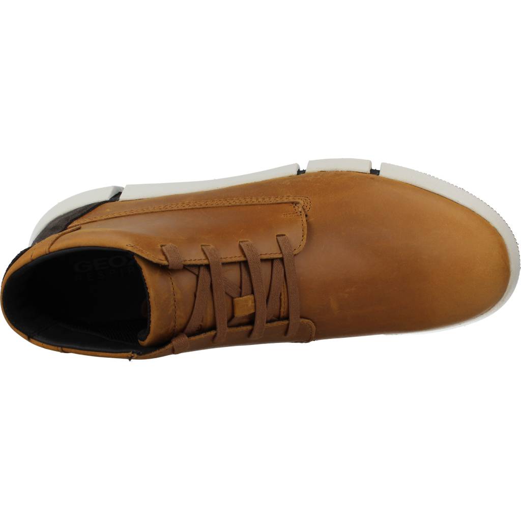 GEOX UFA CL U en color MARRON CLARO (7)
