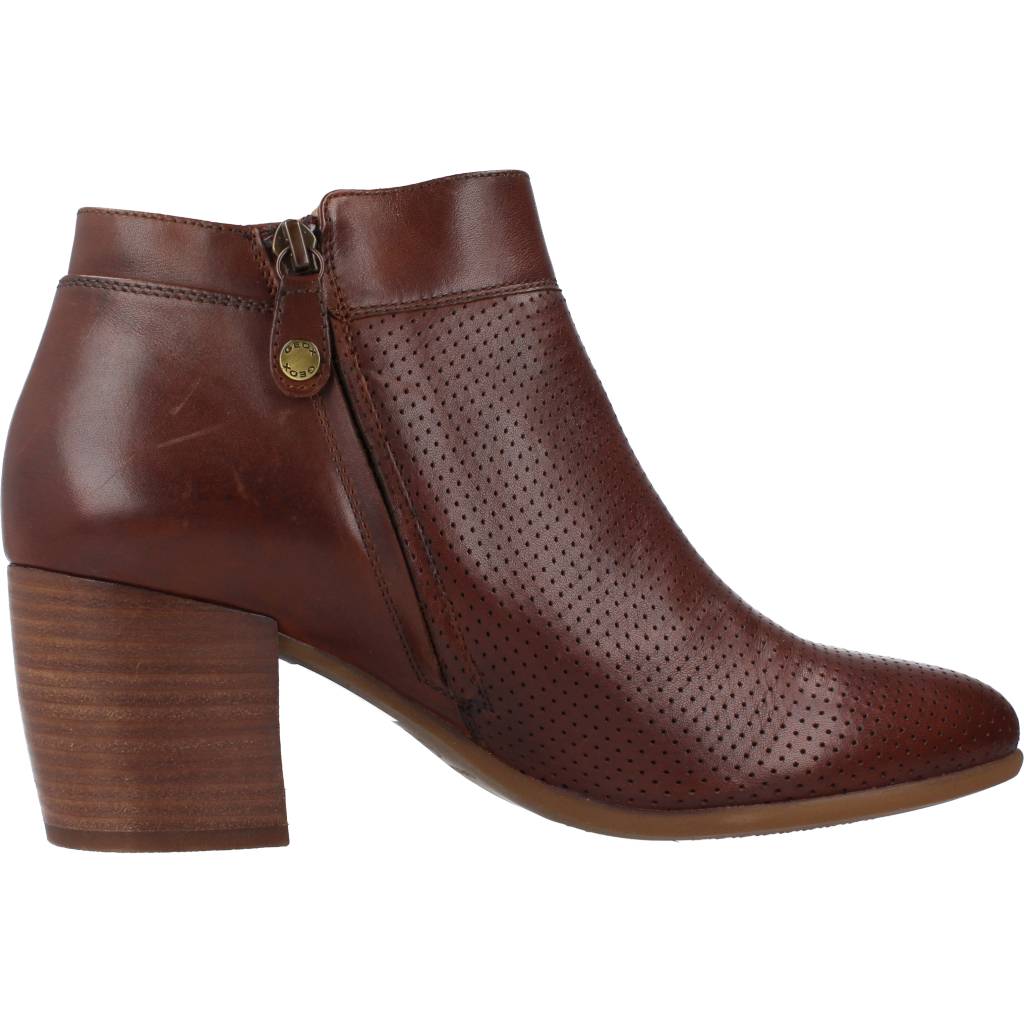 GEOX D NEW LUCINDA D en color MARRON (4)