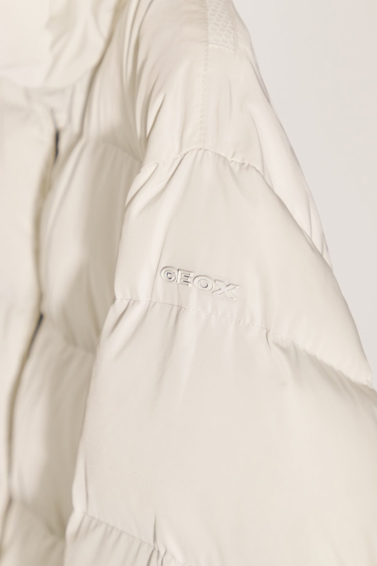 GEOX W ANYLLA SHORT PARKA en color BLANCO (5)