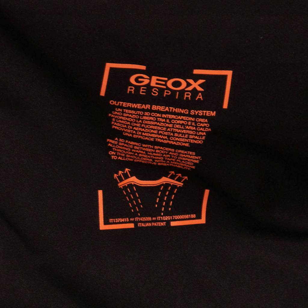GEOX M XLED PARKA en color NEGRO (8)