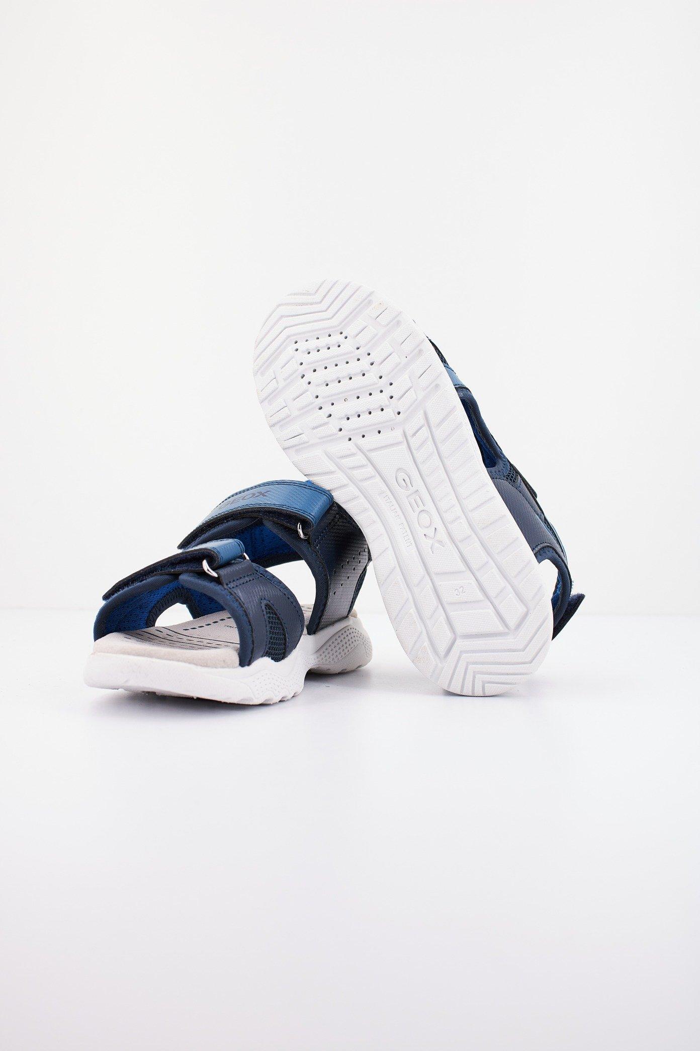GEOX J SANDAL SPLUSH BOY en color AZUL (4)