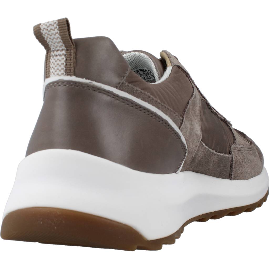 GEOX U TITANIO en color MARRON (3)