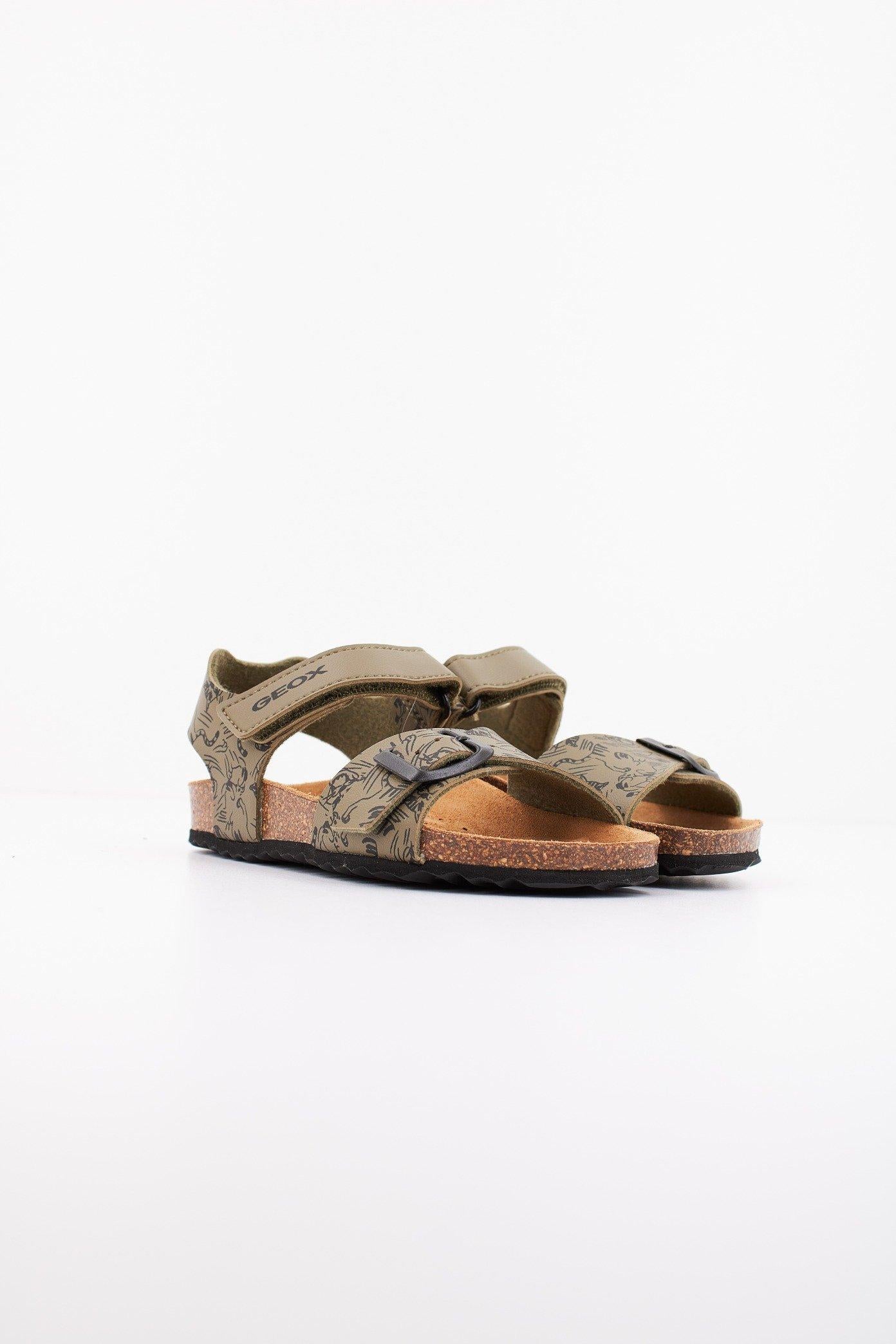 GEOX J GHITA BOY en color VERDE (2)