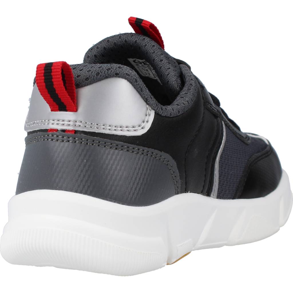 GEOX J ARIL BOY en color NEGRO (3)