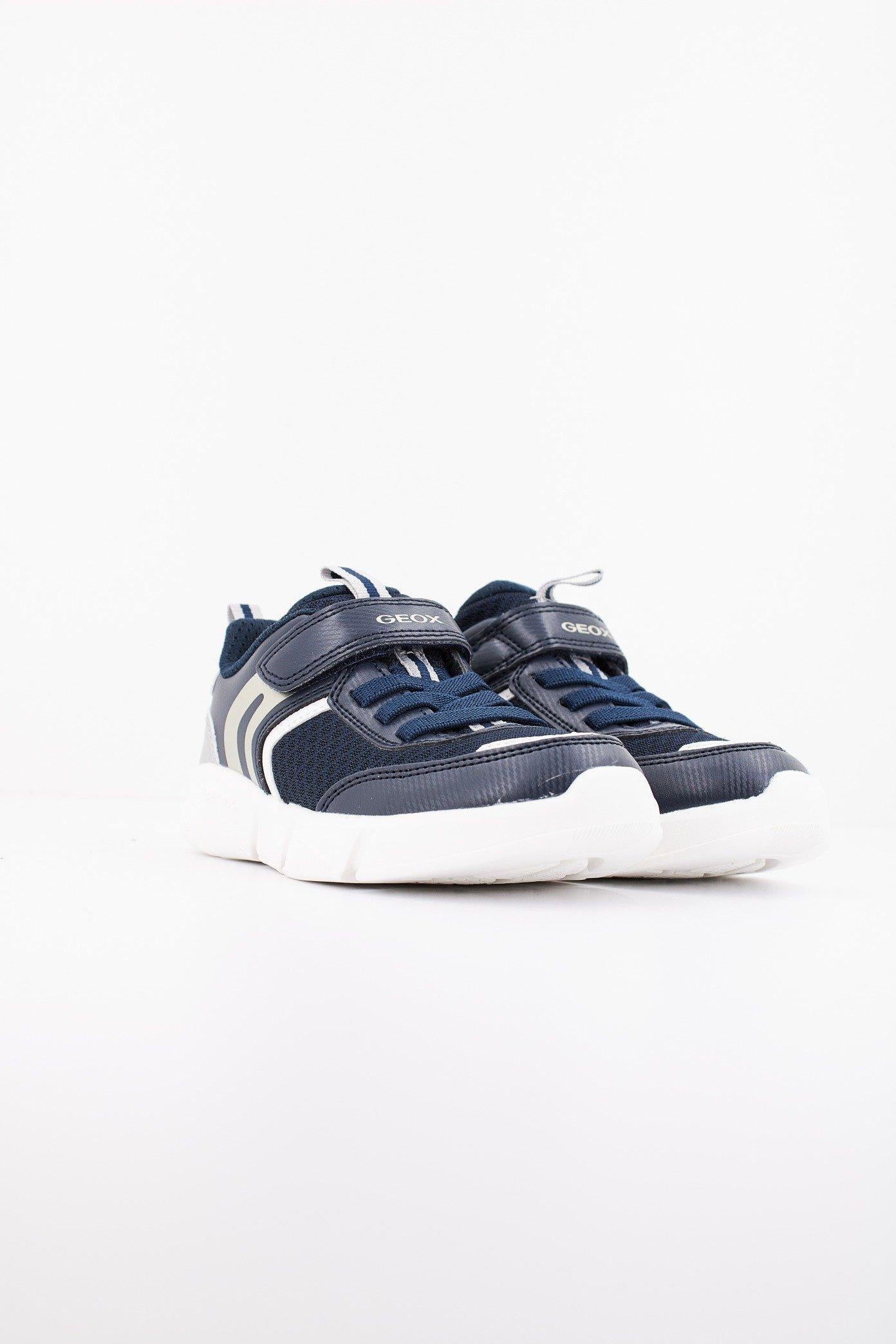GEOX J ARIL BOY en color AZUL (2)
