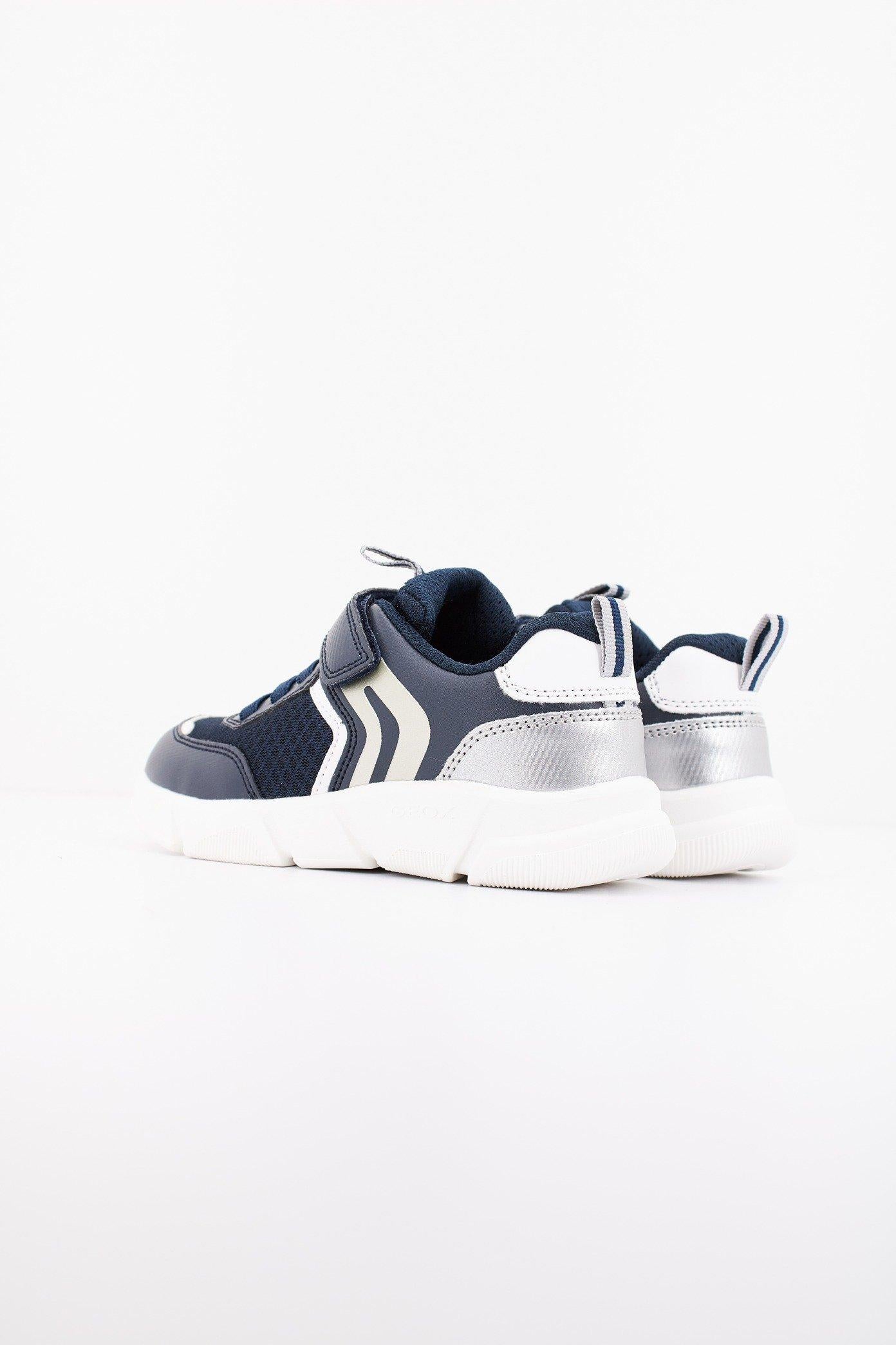 GEOX J ARIL BOY en color AZUL (3)