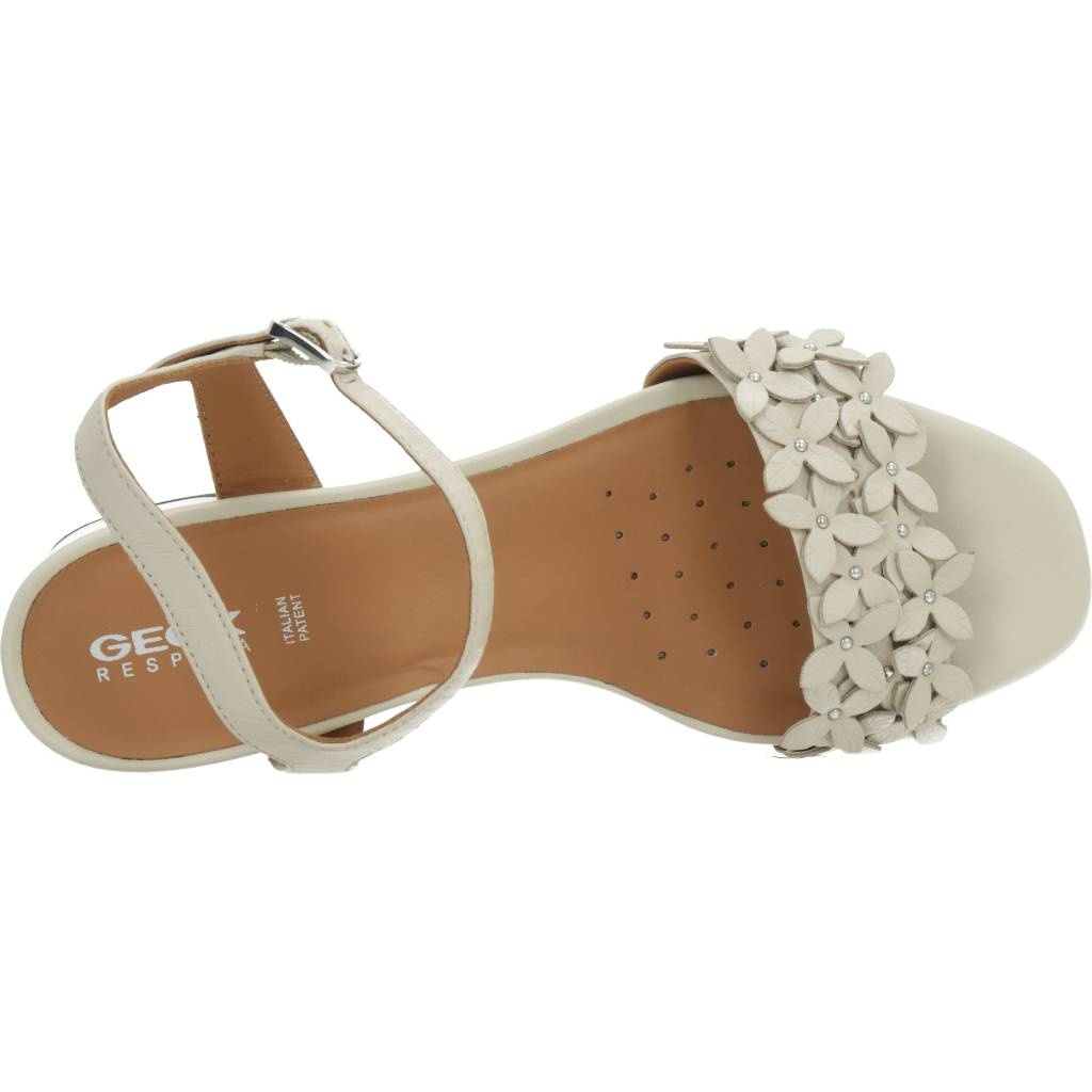 GEOX D GENZIANA MID A en color BEIS (7)