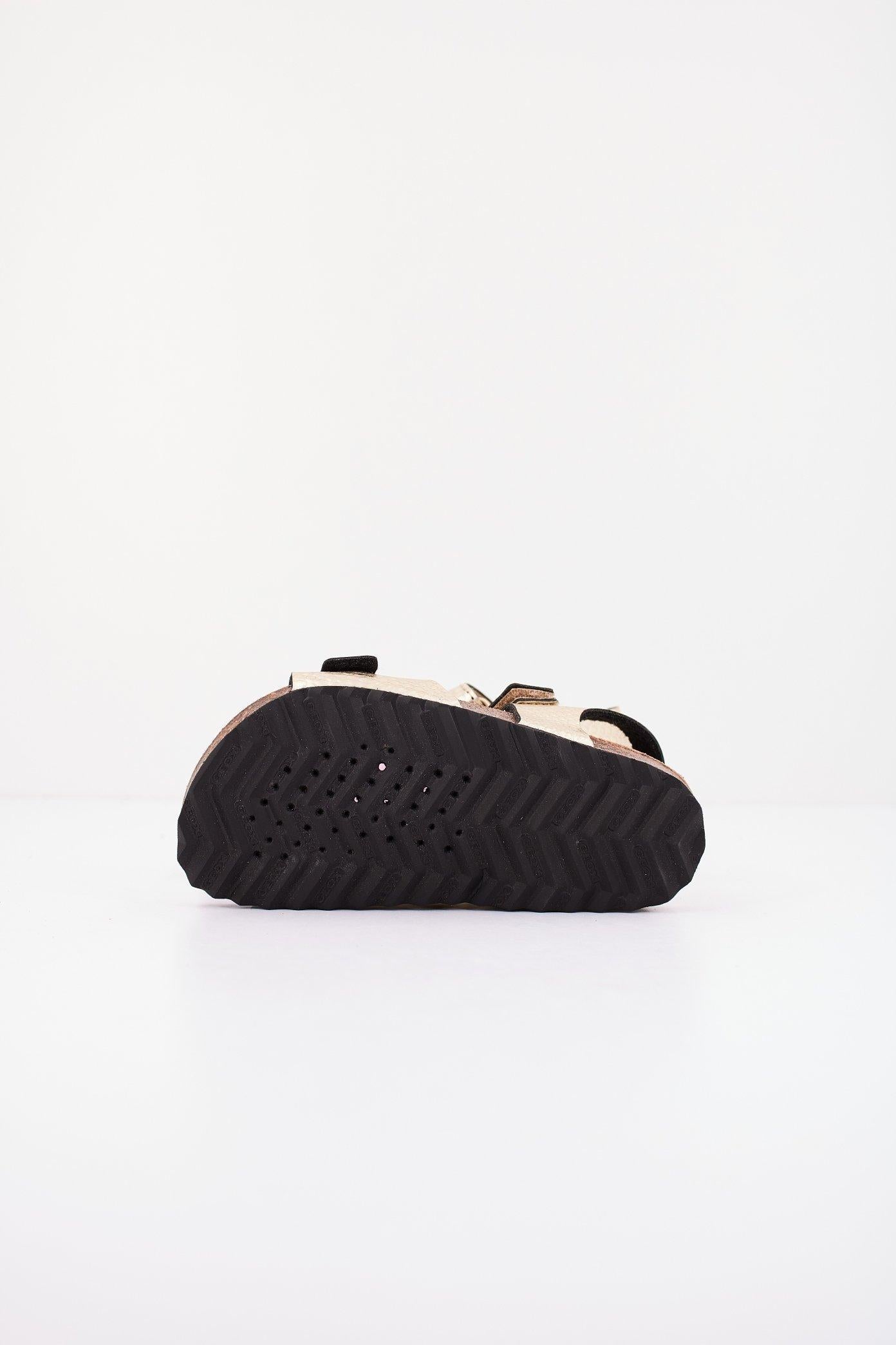 GEOX J ADRIEL GIRL C en color ORO (4)