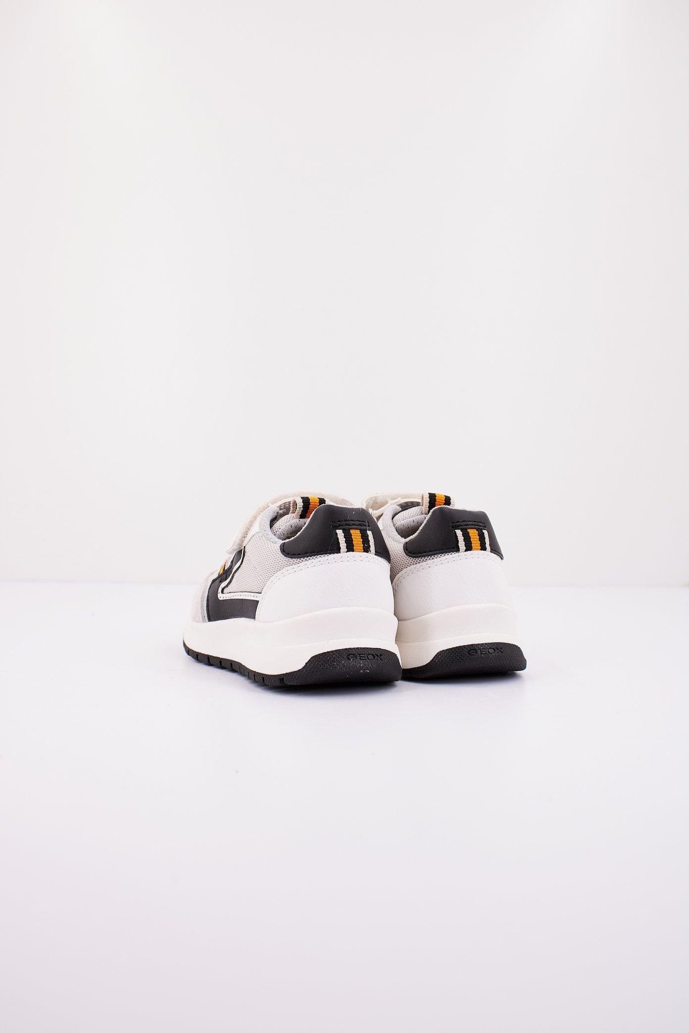GEOX J BRIEZEE BOY B en color BLANCO (3)