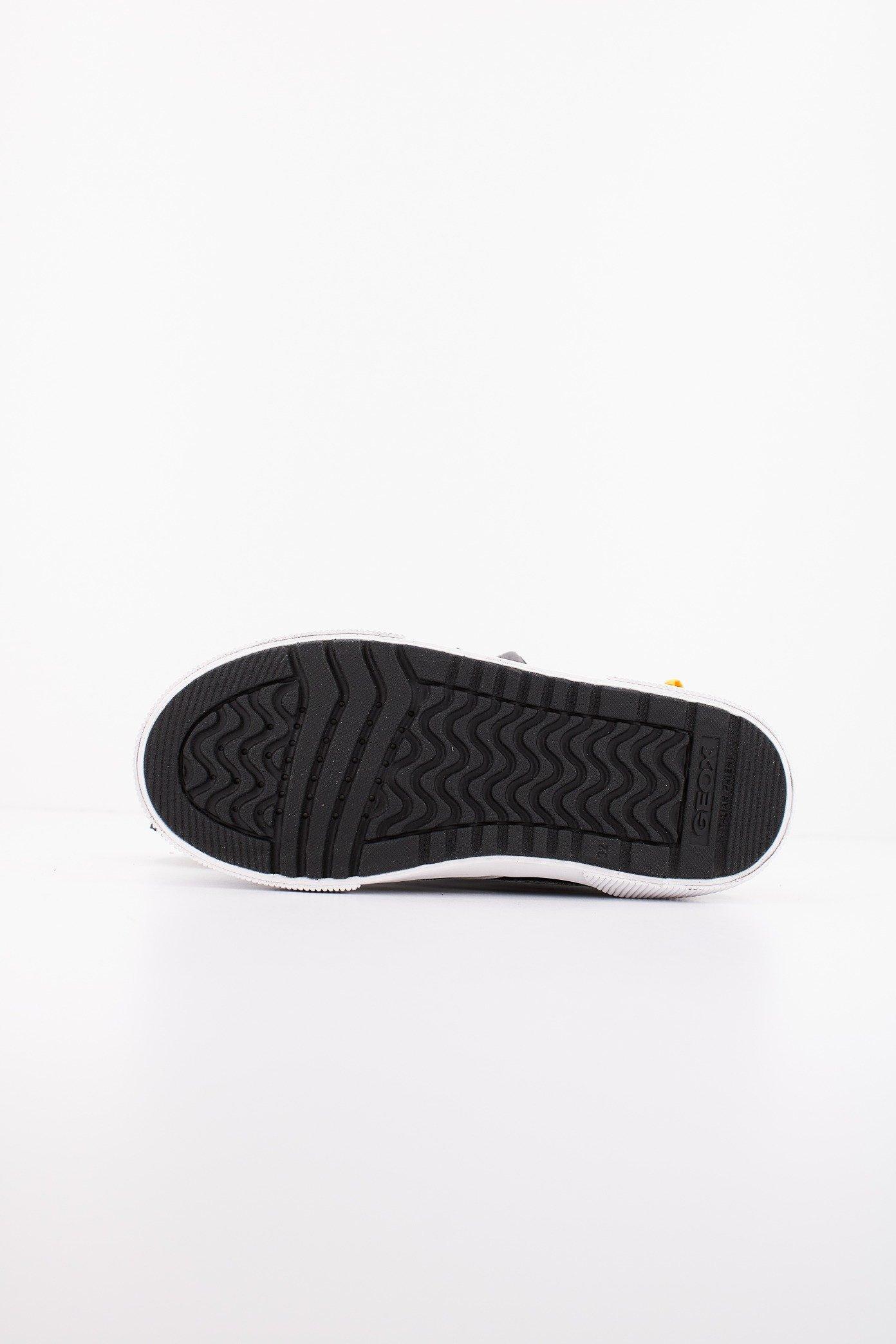 GEOX J ALPHABEET BOY C en color NEGRO (4)