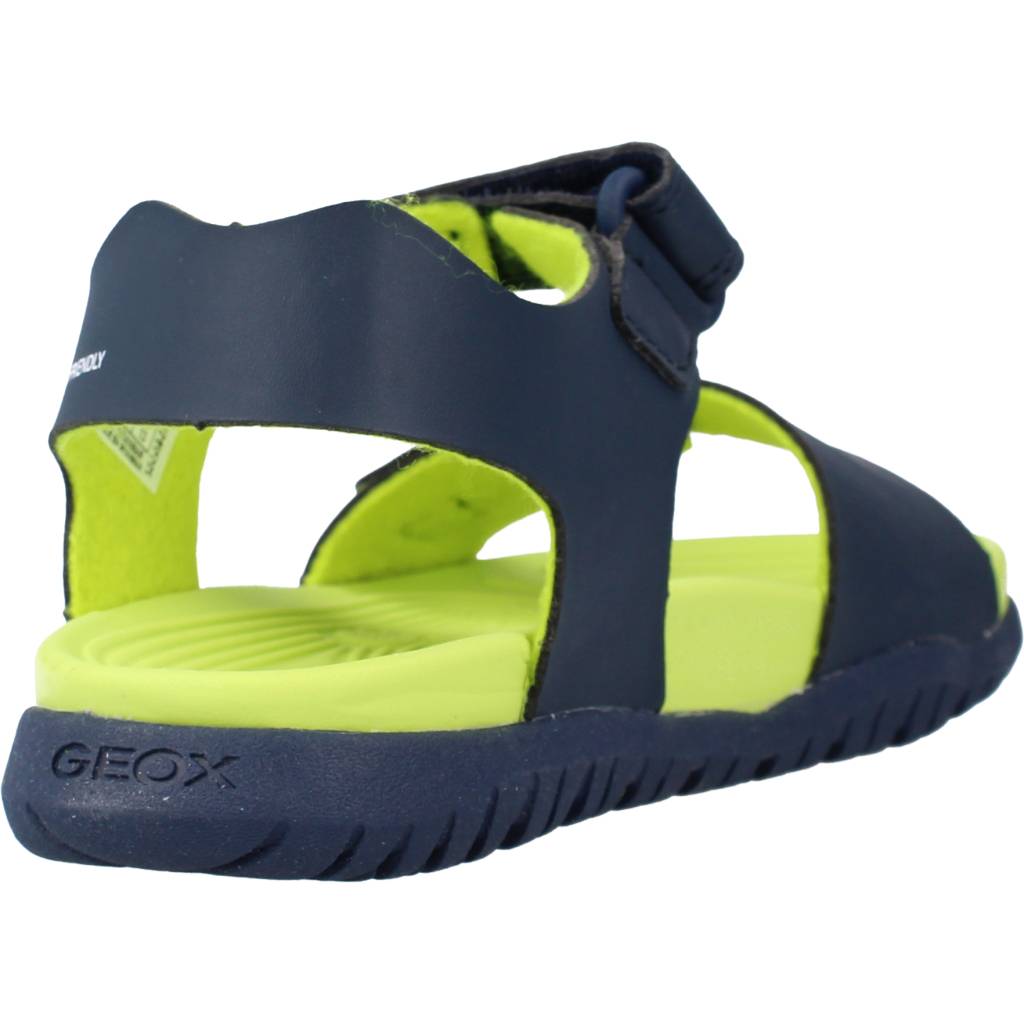 GEOX BC J SANDAL FUSBETTO BO en color VERDE (3)