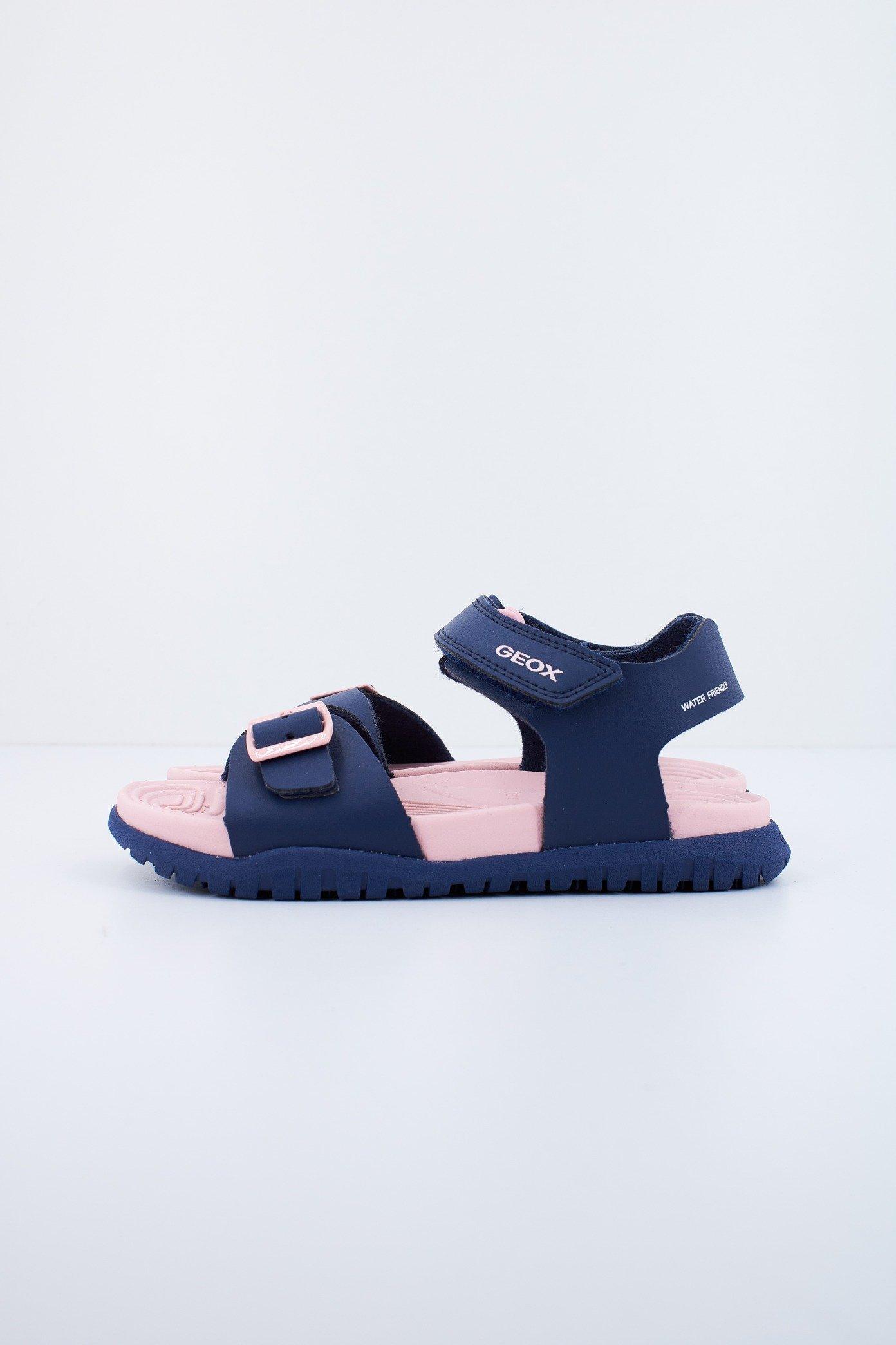 GEOX J SANDAL FUSBETTO GI en color AZUL (1)