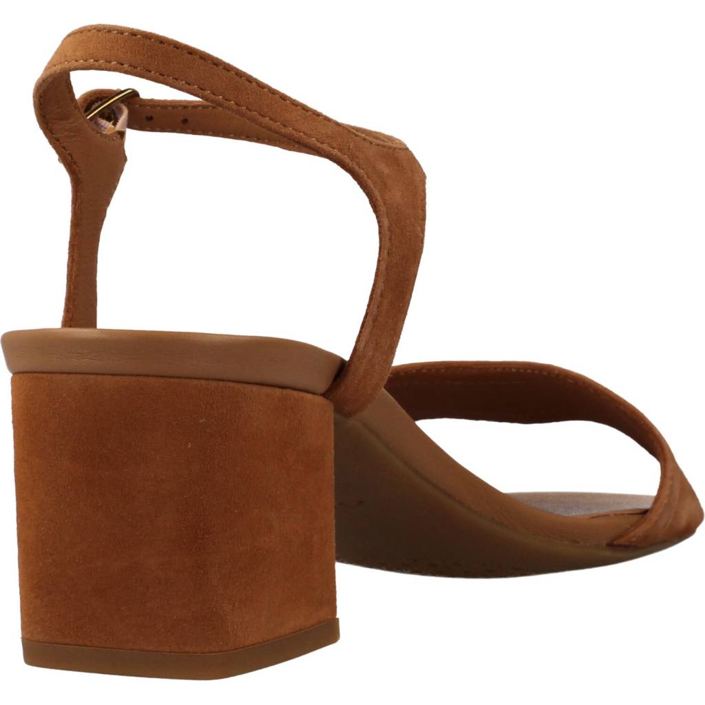 GEOX D NEW ERAKLIA E en color MARRON (3)