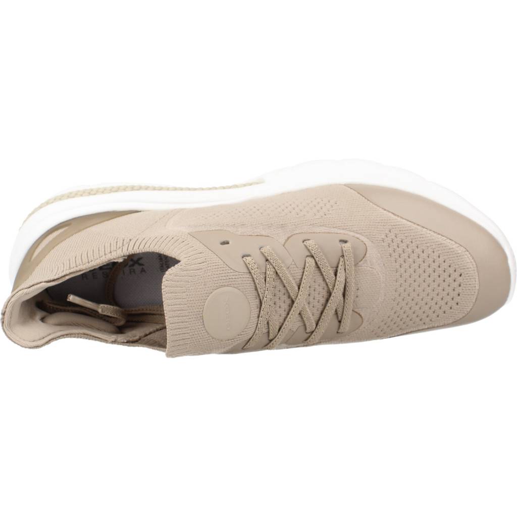 GEOX D SPHERICA ACTIF A en color MARRON CLARO (7)