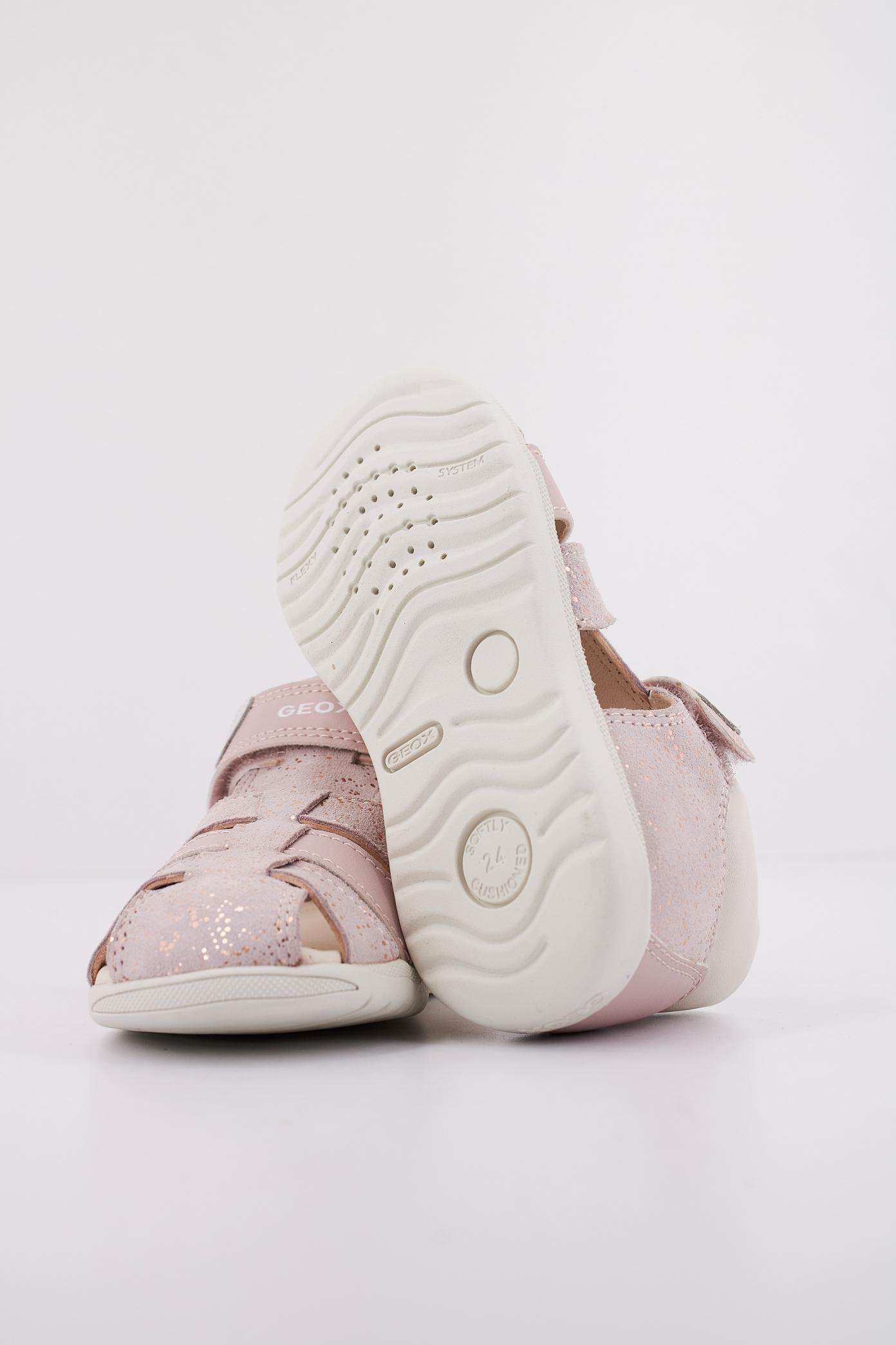 GEOX B SANDAL MACCHIA GIR en color ROSA (5)