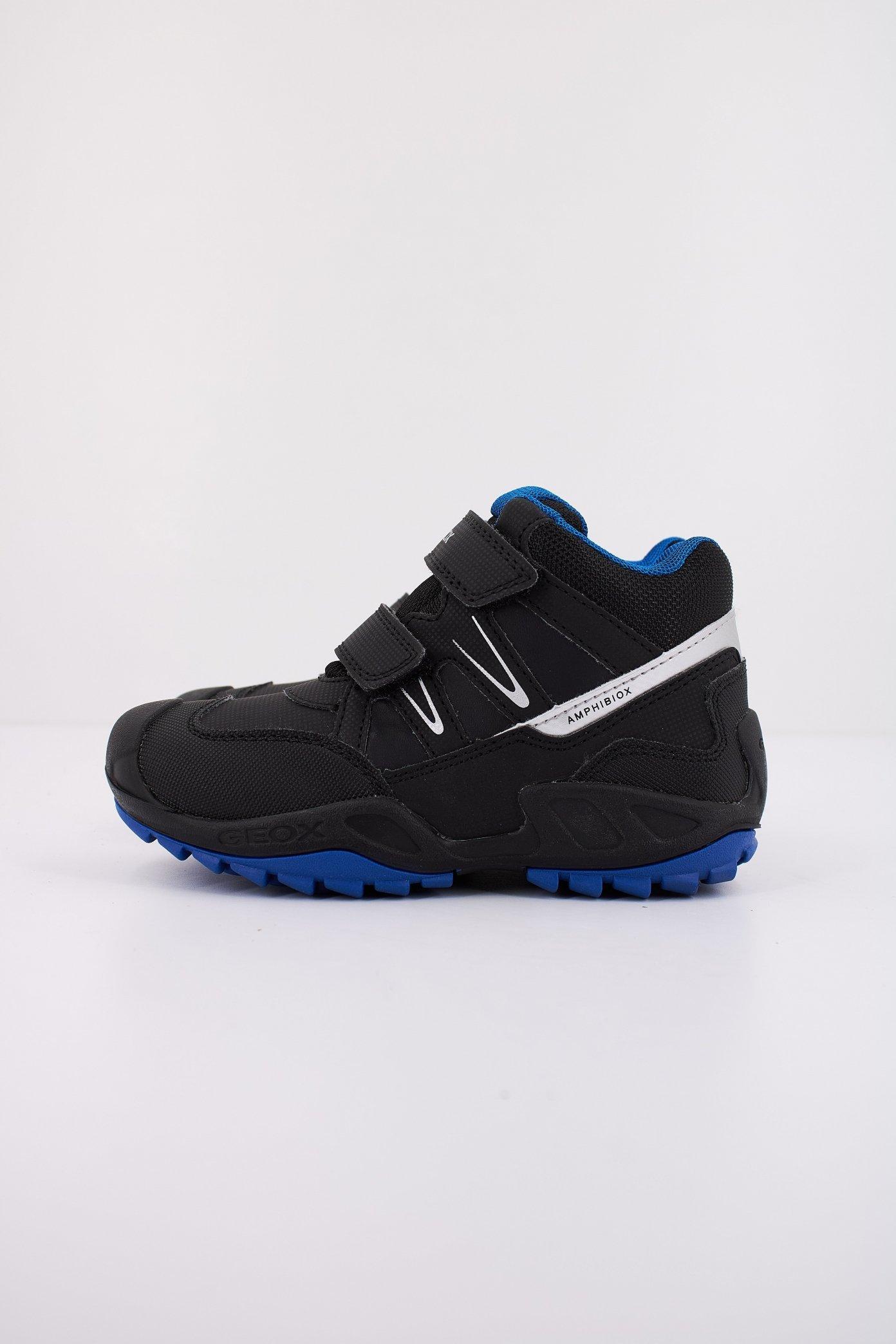 GEOX J NEW SAVAGE BOY B A en color NEGRO (1)