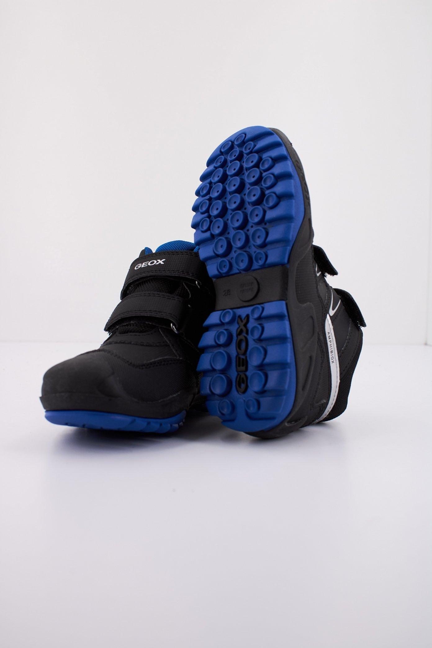 GEOX J NEW SAVAGE BOY B A en color NEGRO (5)