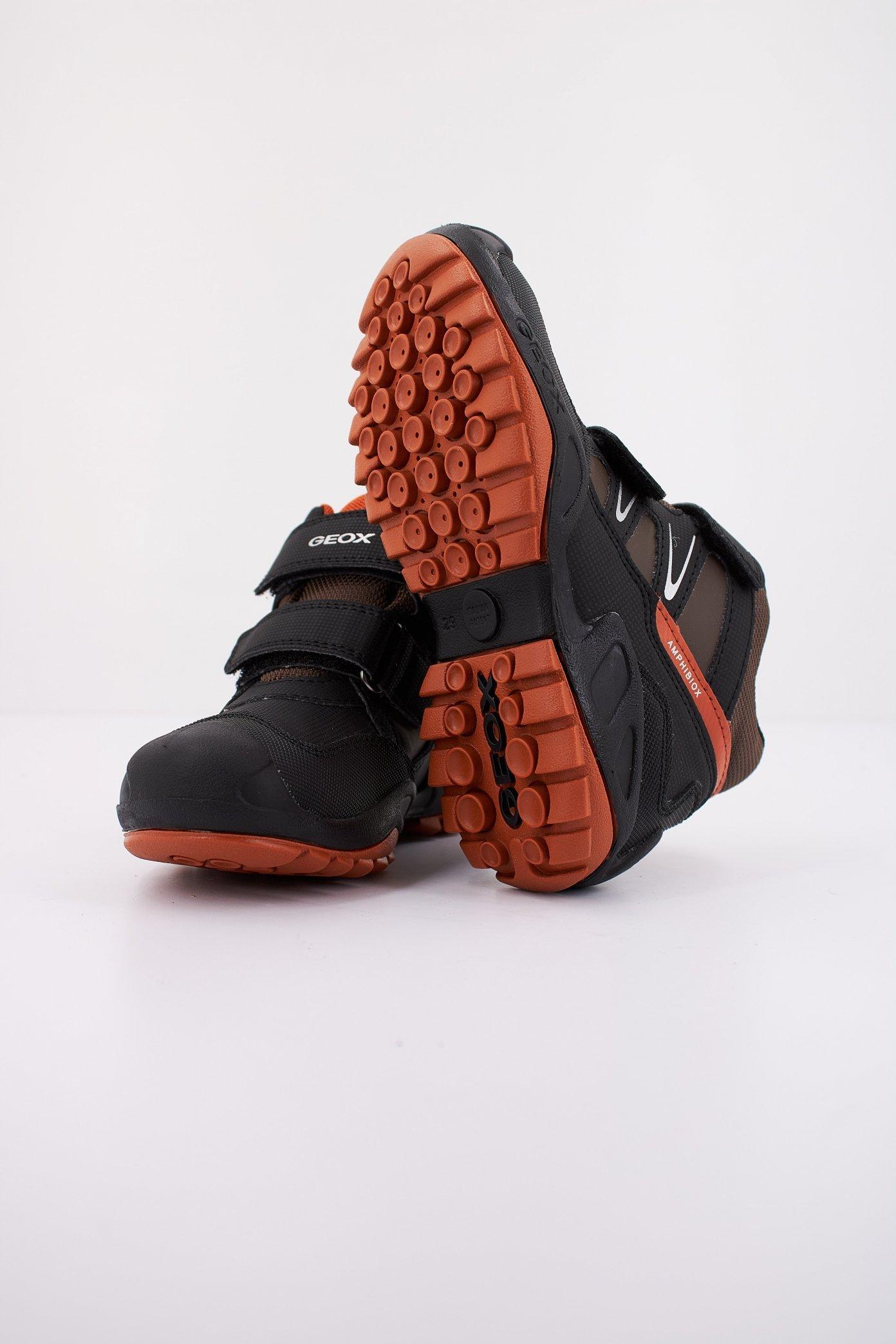 GEOX J NEW SAVAGE BOY B A en color NEGRO (5)