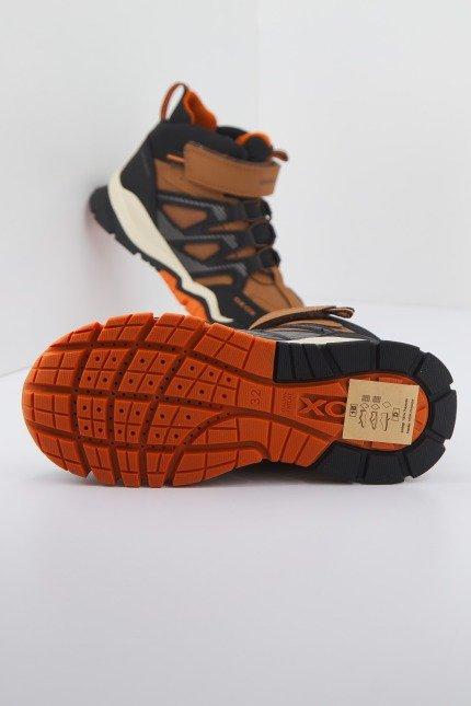GEOX J MONTRACK BOY B ABX en color MARRON (2)