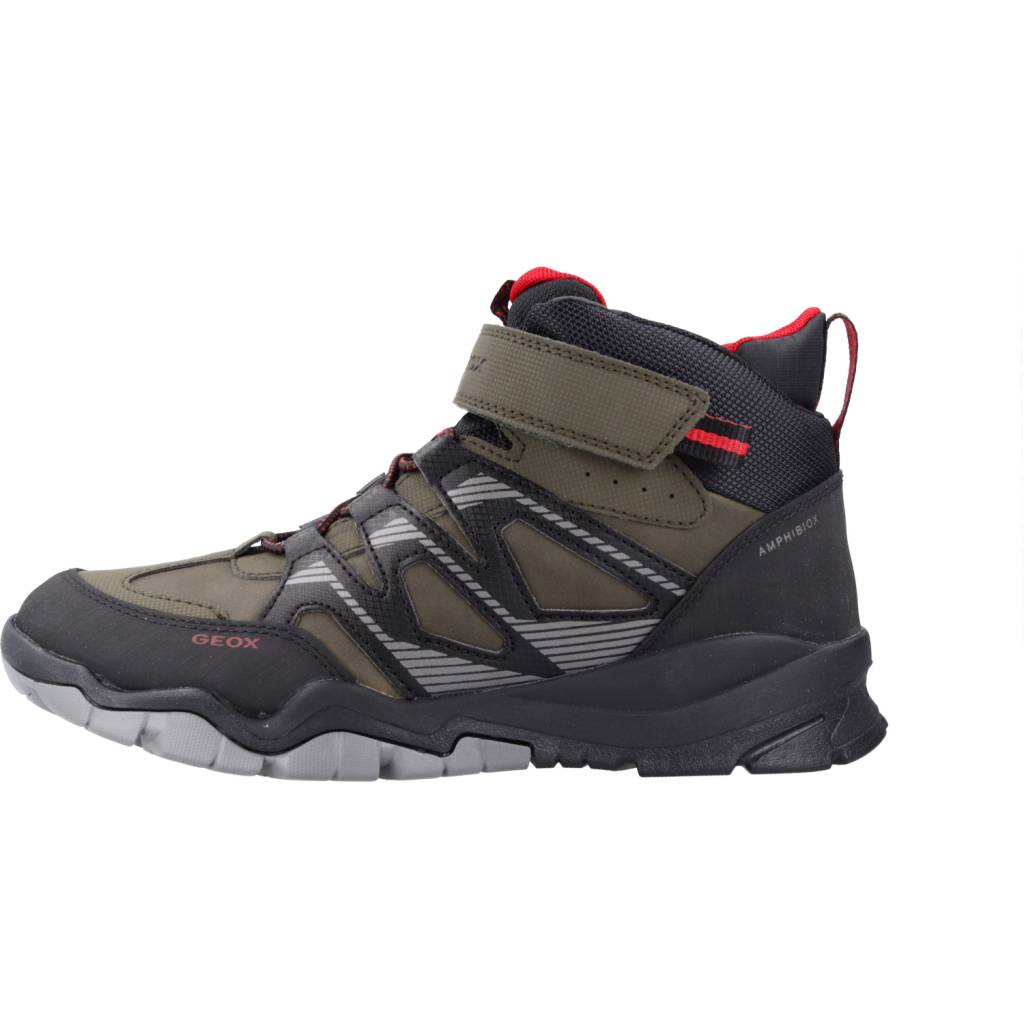 GEOX J MONTRACK BOY B ABX en color VERDE (2)