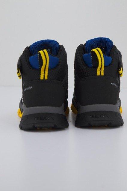 GEOX J MONTRACK BOY B ABX en color GRIS (2)