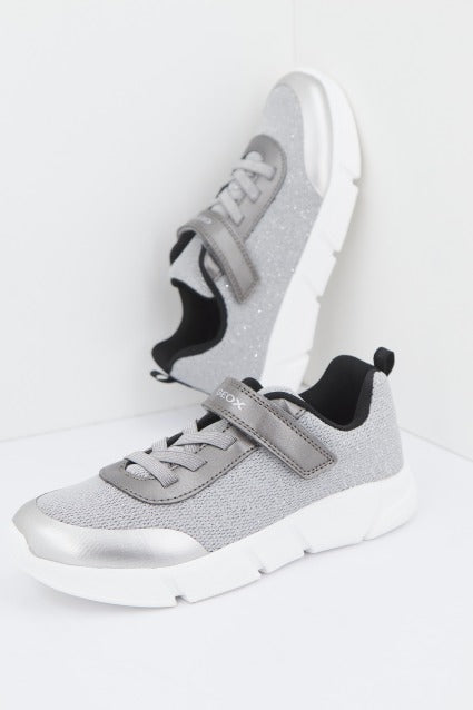 GEOX J ARIL G. en color PLATA (1)