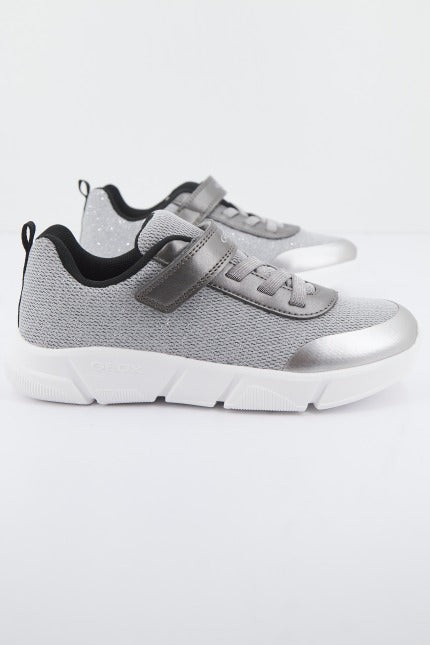 GEOX J ARIL G. en color PLATA (2)