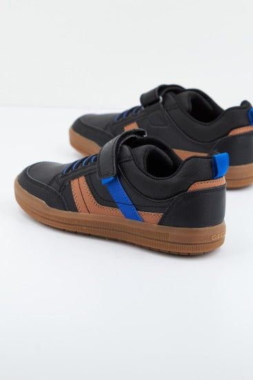 GEOX J ARZACH B . en color NEGRO (4)