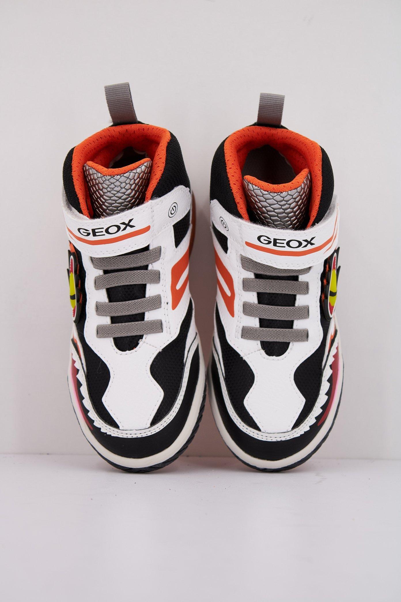 GEOX J INEK BOY en color BEIS (3)