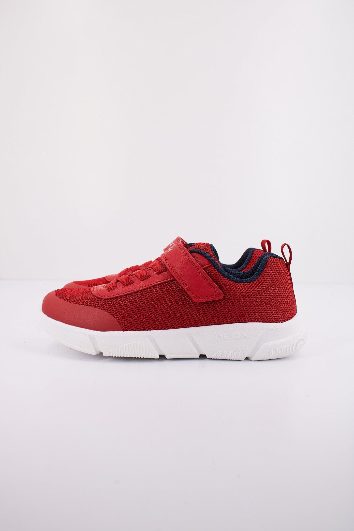GEOX J ARIL en color ROJO (1)