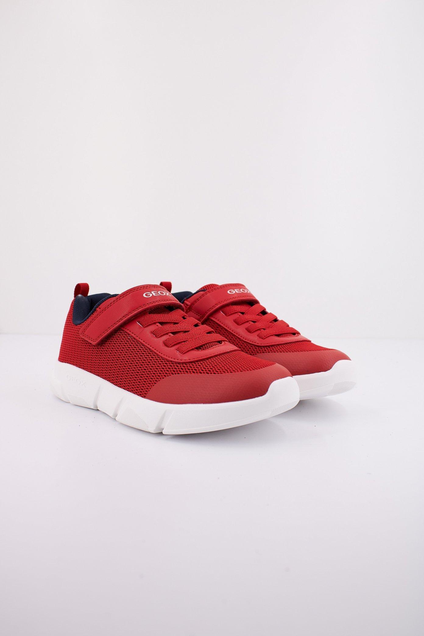 GEOX J ARIL en color ROJO (2)