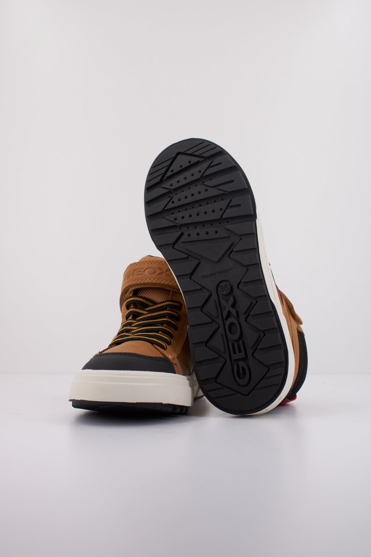 GEOX J WEEMBLE B. A en color MARRON CLARO (5)