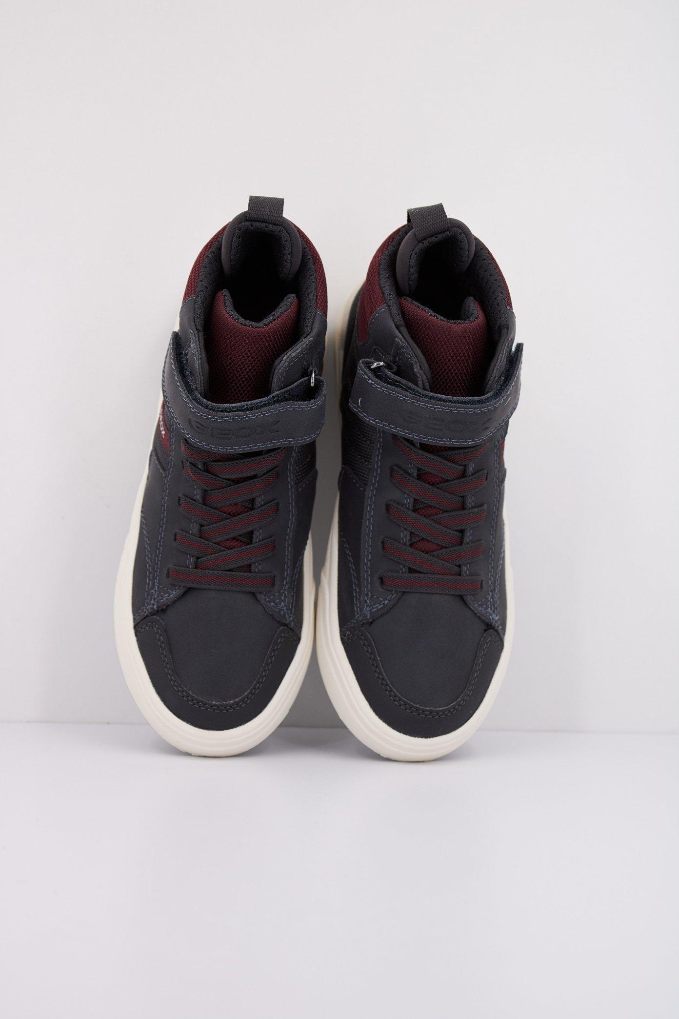 GEOX J WEEMBLE B. A en color GRIS (3)