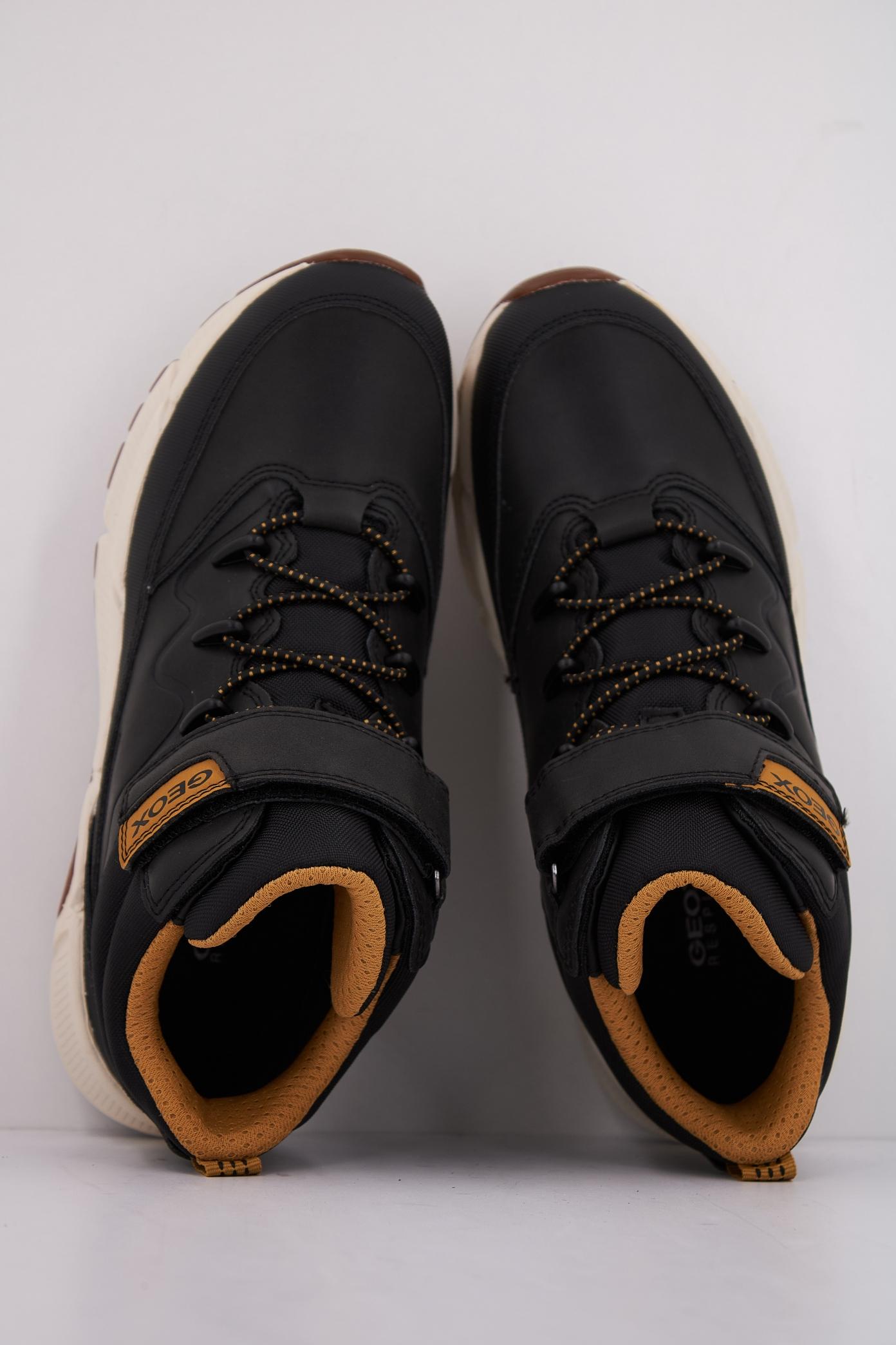 GEOX J FLEXYPER PLUS BABX G en color NEGRO (3)